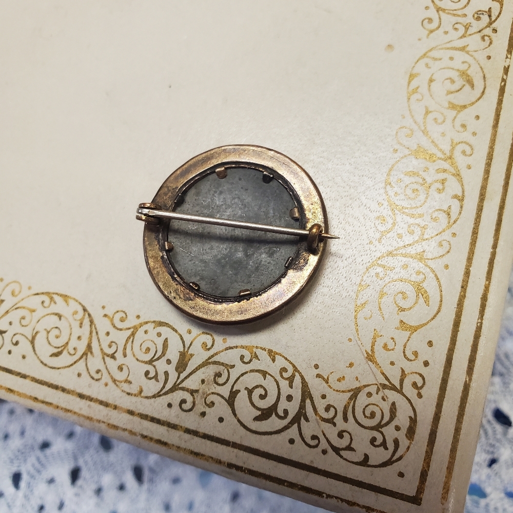 Vintage Art Nouveau Round Picture Brooch Pin Gold Filled - Picture 2 of 3